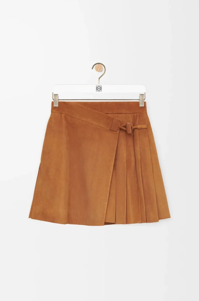 Plisseerock aus Wildlammleder in Toffee