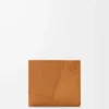 Puzzle-Bifold-Geldbörse aus geschmeidigem genarbtem Kalbsleder in Hellbraun