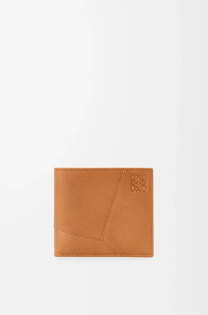 Puzzle-Bifold-Geldbörse aus geschmeidigem genarbtem Kalbsleder in Light Canyon Brown