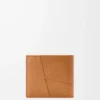 Puzzle-Bifold-Geldbörse aus geschmeidigem genarbtem Kalbsleder in Light Canyon Brown