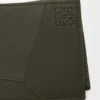 Puzzle-Münzfach aus klassischem Kalbsleder in Dark Khaki