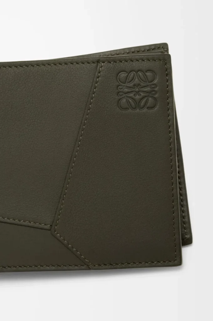 Puzzle-Münzfach aus klassischem Kalbsleder in Dark Khaki