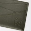 Puzzle schlichter Kartenhalter aus klassischem Kalbsleder in Dark Khaki