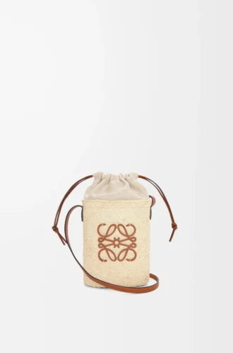 Quadratische Tasche aus Iraca-Palme und Kalbsleder Natur/Hellbraun