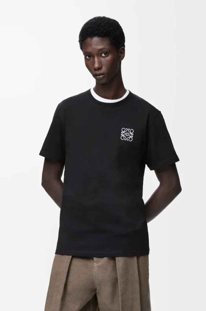 Regular Fit T-Shirt aus Baumwolle in Schwarz