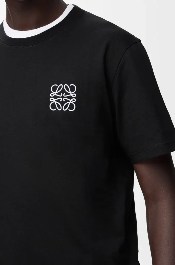 Regular Fit T-Shirt aus Baumwolle in Schwarz