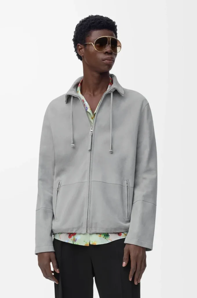 Reißverschlussjacke aus hellgrauem Lammwildleder