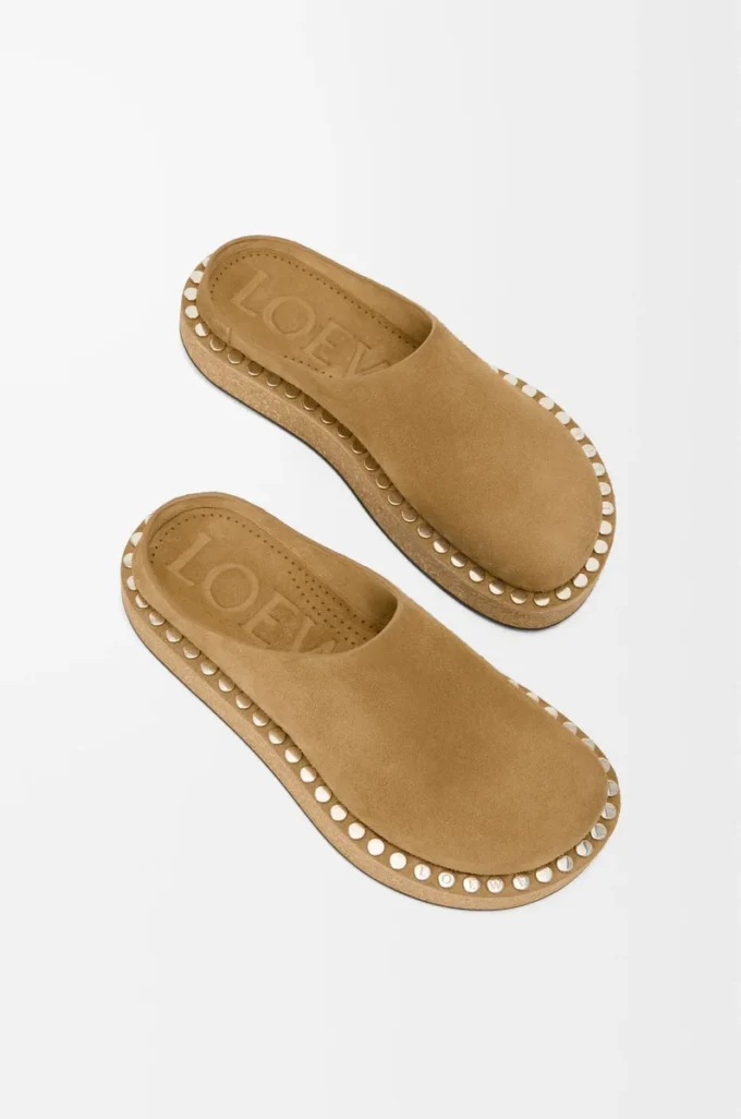 Rivet-Pantolette aus Kalbswildleder Mittelbraun
