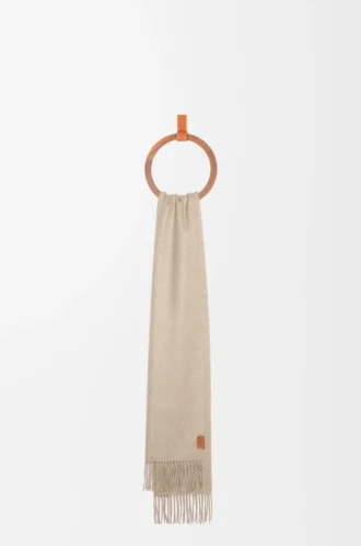 Schal aus Kaschmir in Hellbeige