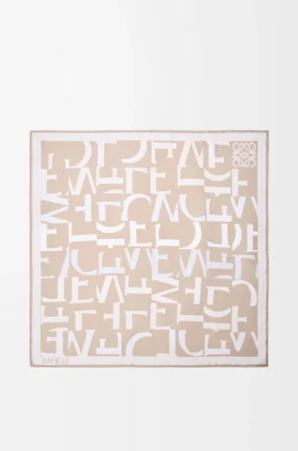 Schal aus Seide in Hellbeige/Beige