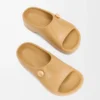 Schaumstoff-Pantolette Pebble Medium Concealer/Gold