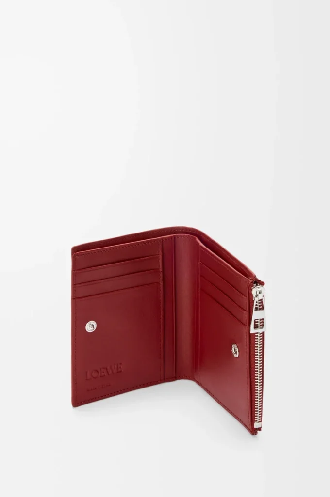 Schlanke, kompakte Brieftasche aus klassischem Kalbsleder in Burnt Red