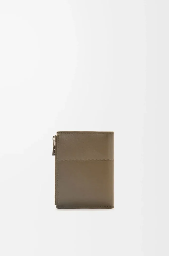 Schlanke, kompakte Geldbörse aus glänzendem Kalbsleder    Dunkles Khaki-Grün/Khaki-Grün