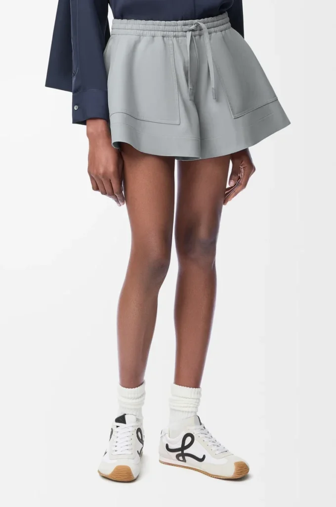 Shorts aus Baumwolle in Hellgrau