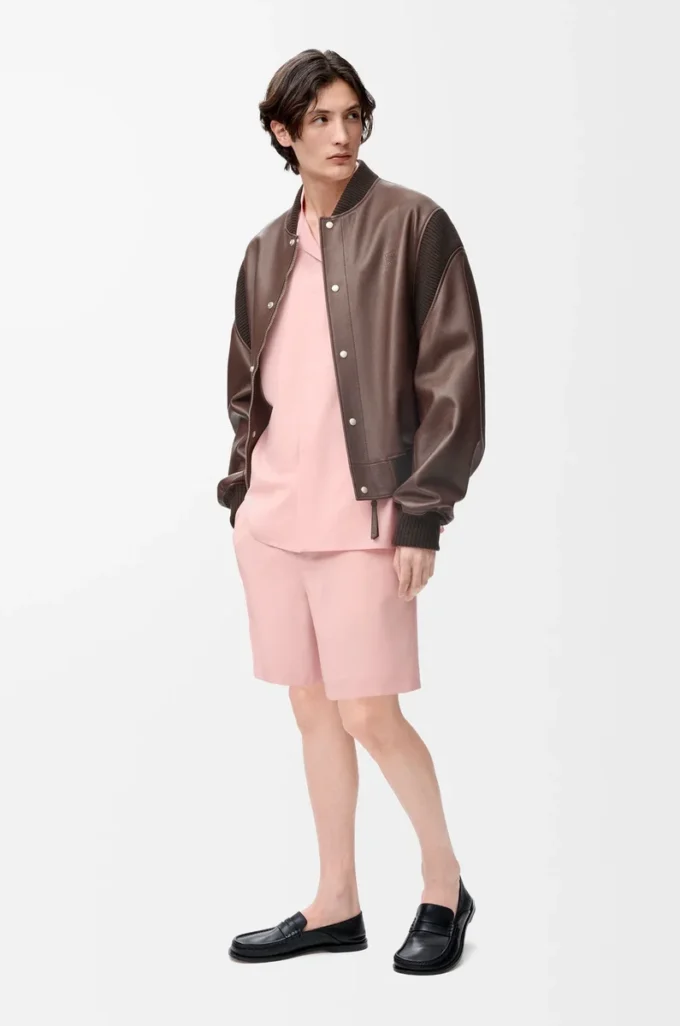 Shorts aus Wolle in Korallenrot