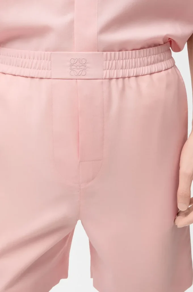 Shorts aus Wolle in Korallenrot