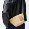 Slit Pochette-Tasche aus Raffia und Kalbsleder Natur/Hellbraun