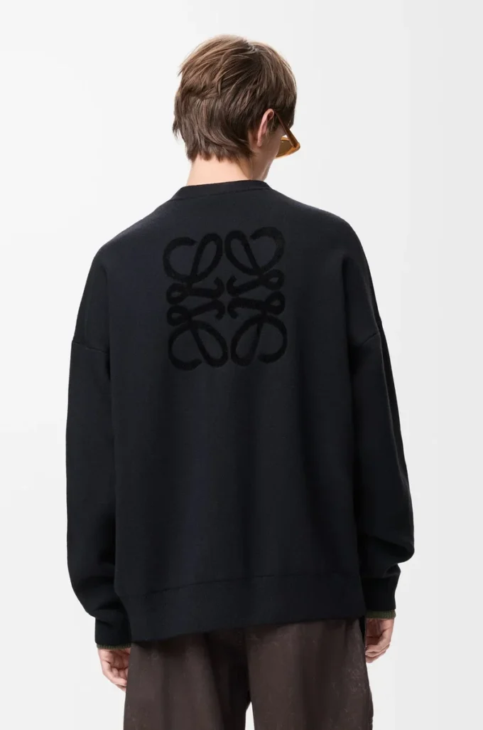 Strickjacke aus Wollmischung in Schwarz