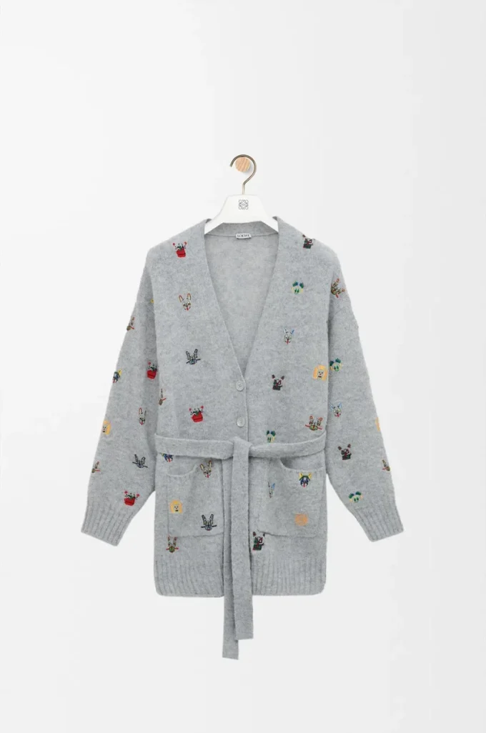 Strickjacke mit Gürtel aus Wolle in Grau/Mehrfarbig