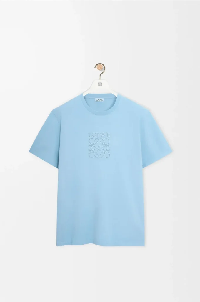 T-Shirt aus Baumwolle in hellblau mit lockerer Passform