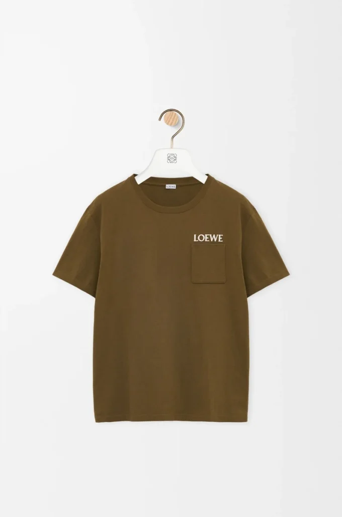 T-Shirt aus Baumwolle in Khaki-Grün mit lockerer Passform