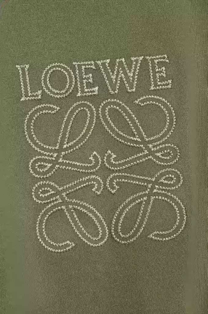 T-Shirt aus Baumwolle in Khaki-Grün mit lockerer Passform