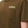 T-Shirt aus Baumwolle in Khaki-Grün mit lockerer Passform