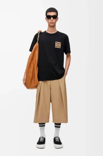 T-Shirt aus Baumwolle in lockerer Passform Schwarz