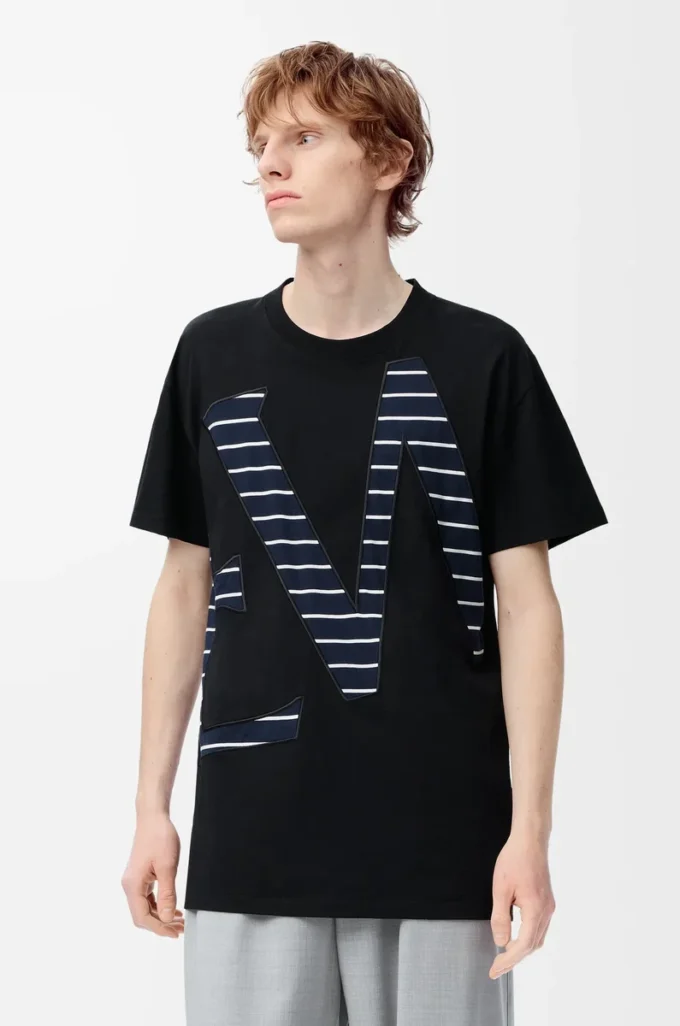 T-Shirt aus Baumwolle in lockerer Passform Schwarz