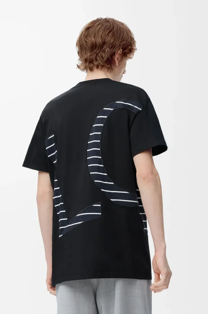 T-Shirt aus Baumwolle in lockerer Passform Schwarz