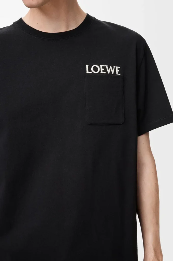 T-Shirt aus Baumwolle in lockerer Passform Schwarz