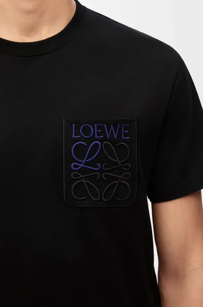 T-Shirt aus Baumwolle in lockerer Passform Schwarz