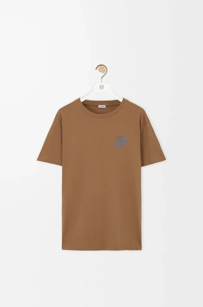 T-Shirt aus Baumwolle in regulärer Passform, Farbe Camel