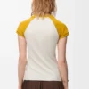 T-Shirt aus Baumwollmischung mit kleiner Passform Senf/Bronze