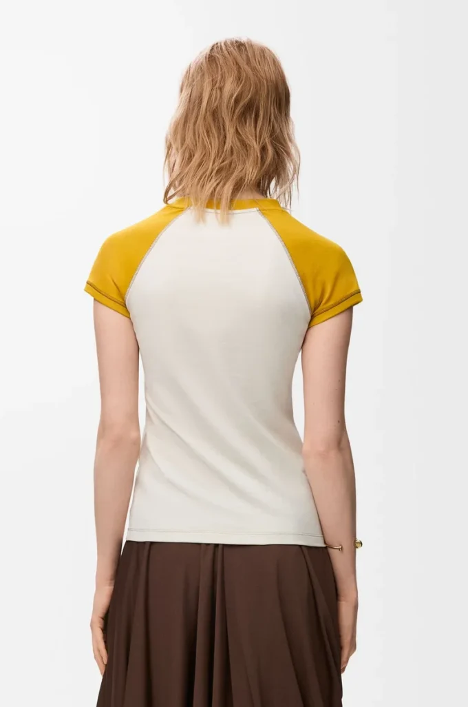 T-Shirt aus Baumwollmischung mit kleiner Passform Senf/Bronze