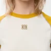 T-Shirt aus Baumwollmischung mit kleiner Passform Senf/Bronze