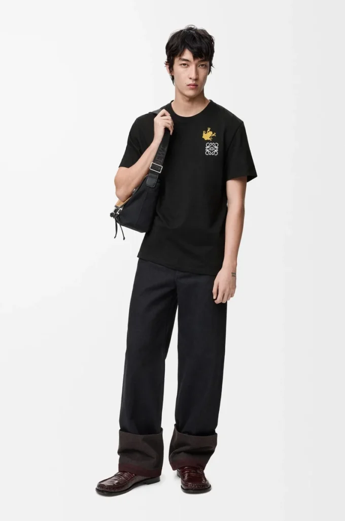 T-Shirt mit lockerer Passform aus Baumwolle in Schwarz/Mehrfarbig