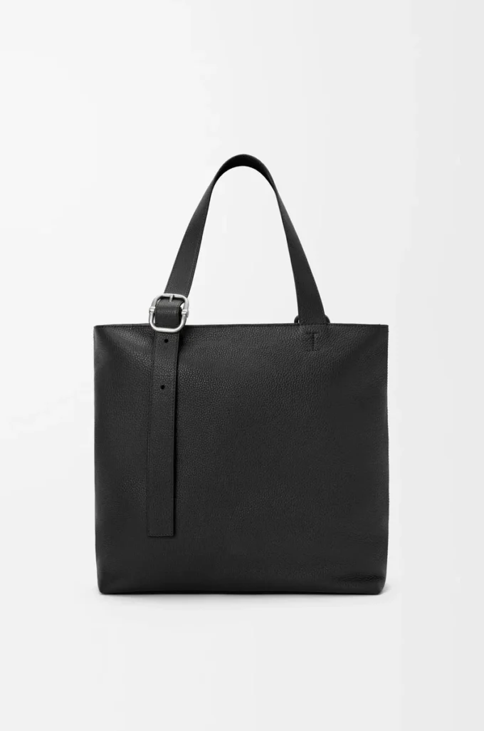 Tasche mit Reißverschluss und Schlaufen aus geschmeidigem genarbtem Kalbsleder Schwarz