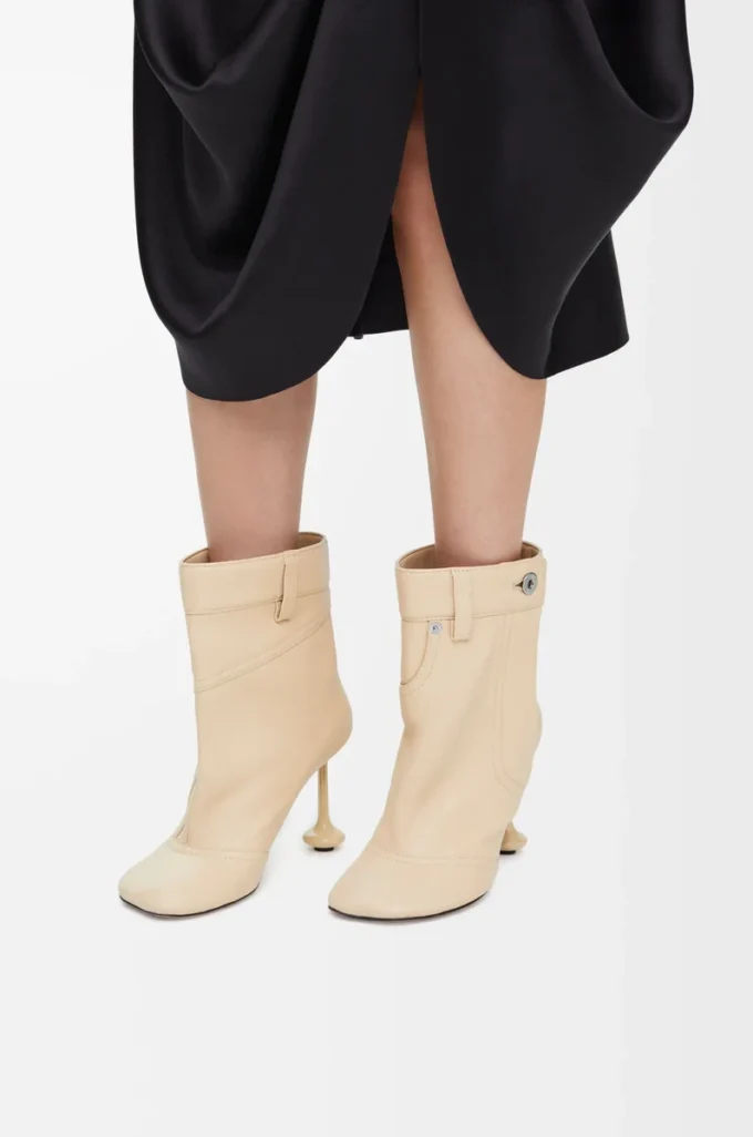 Toy Panta Stiefeletten aus Nappalammleder Oat Milk