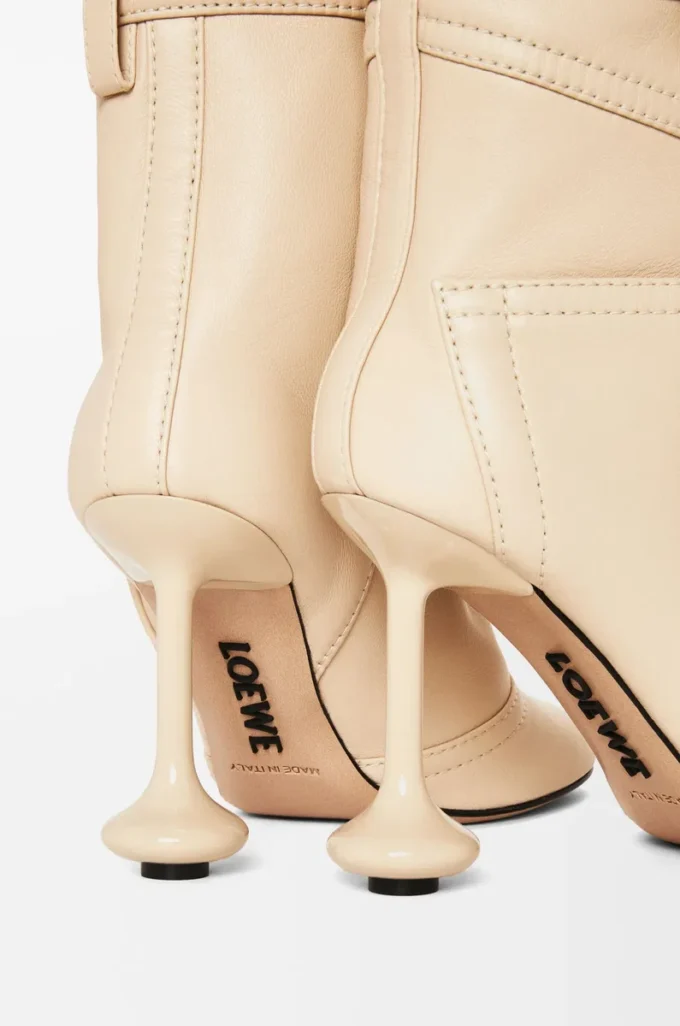 Toy Panta Stiefeletten aus Nappalammleder Oat Milk