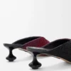 Toy Pantolette aus besticktem Canvas Schwarz/Dunkelburgunder
