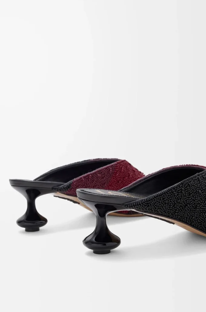 Toy Pantolette aus besticktem Canvas Schwarz/Dunkelburgunder