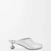 Toy Pantolette aus laminiertem Lammleder Silber