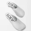 Toy Pantolette aus laminiertem Lammleder Silber