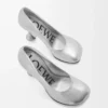 Toy Pumps aus laminiertem Lammleder Silber