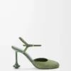Toy-Pumps mit Knöchelriemen aus strassverziertem Wildleder in Militärgrün