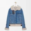 Truckerjacke aus Denim und Lammfell in Denimblau