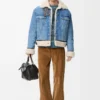 Truckerjacke aus Denim und Lammfell in Denimblau