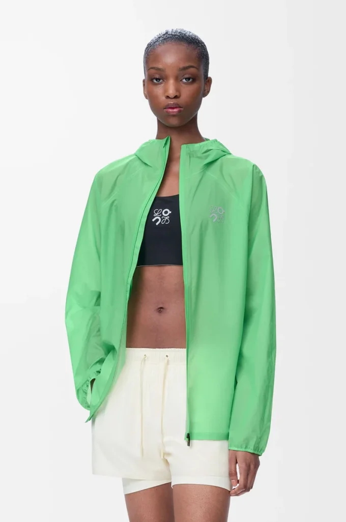 Ultra-Jacke aus technischem Shell-Material in Grün