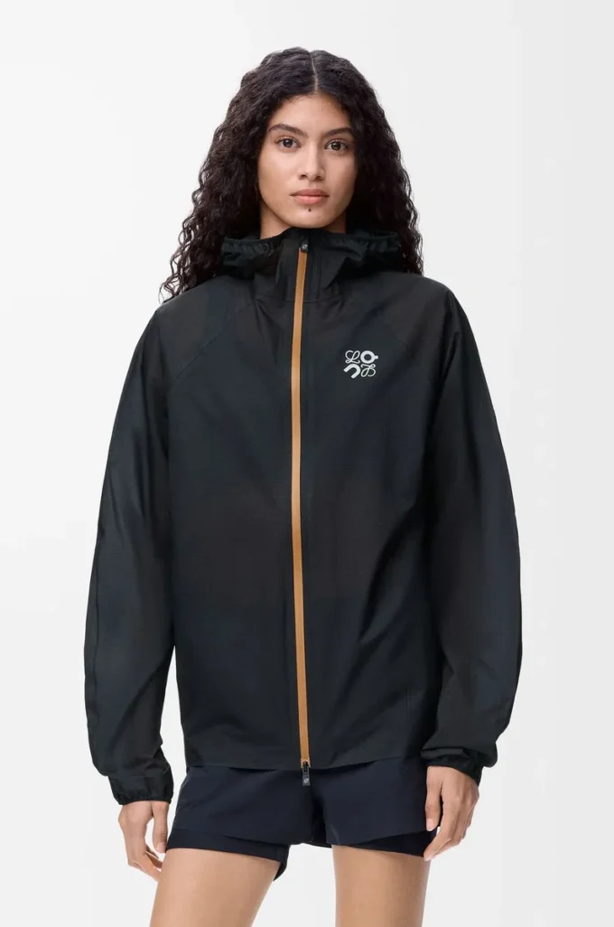 Ultra-Jacke aus technischem Shell-Material in Schwarz